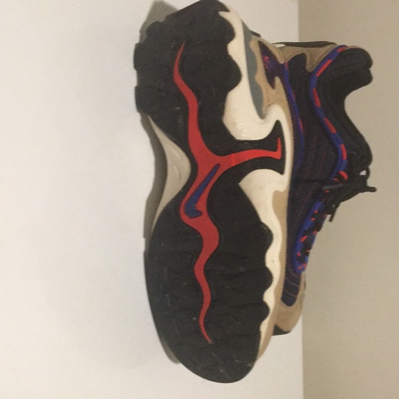 Sneakers - Picture 5 of 5